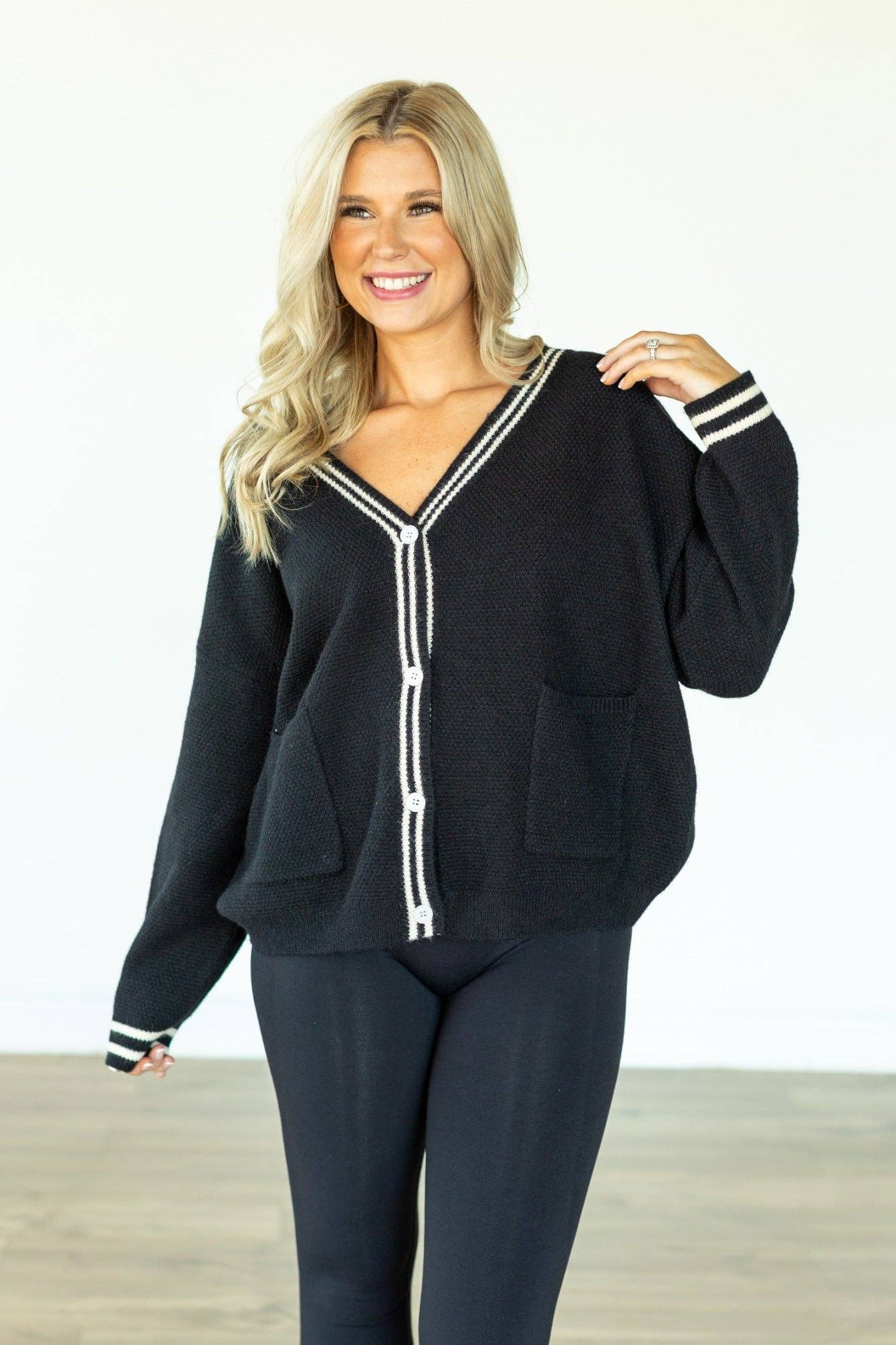 Black Cardi (S-3XL)