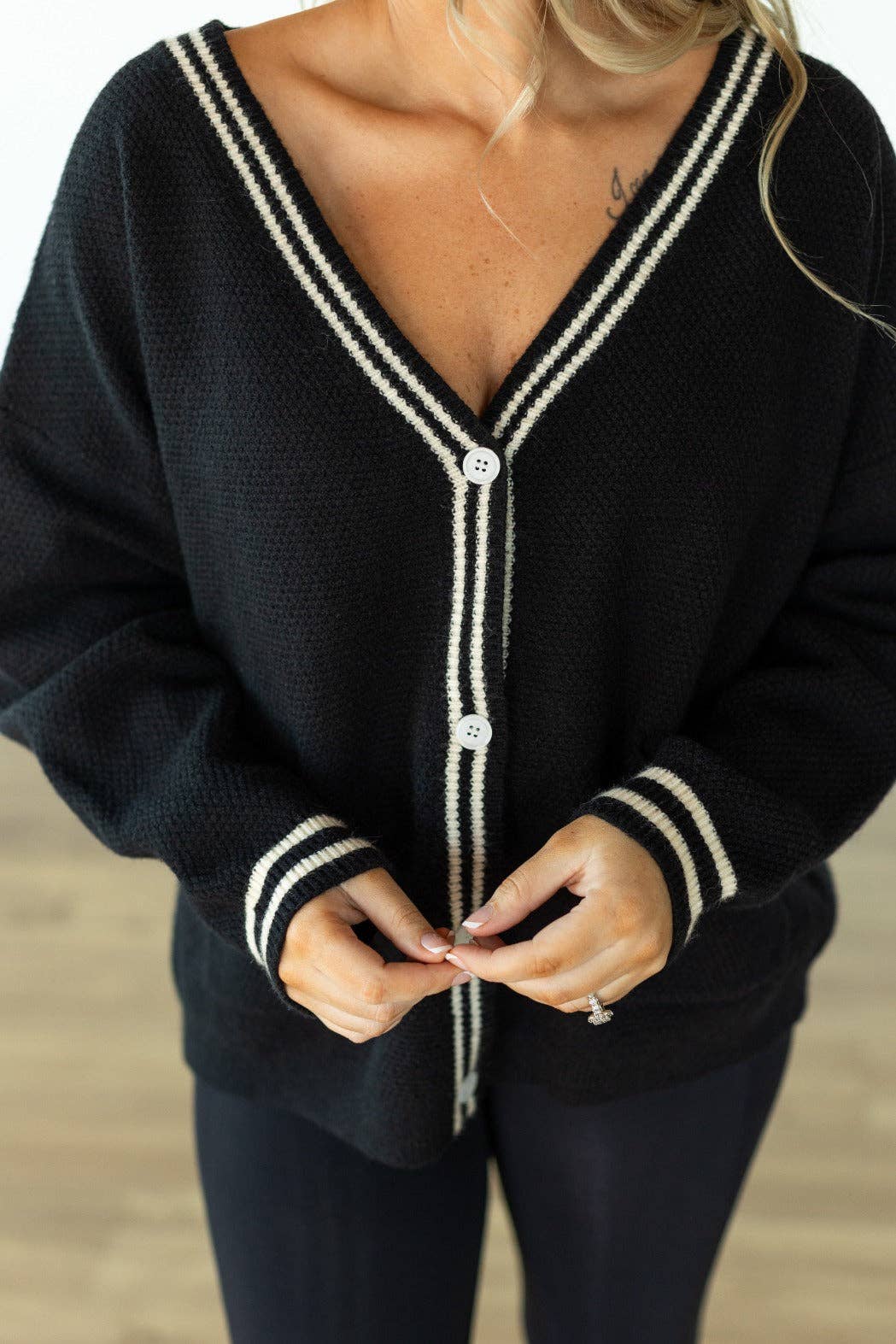 Black Cardi (S-3XL)
